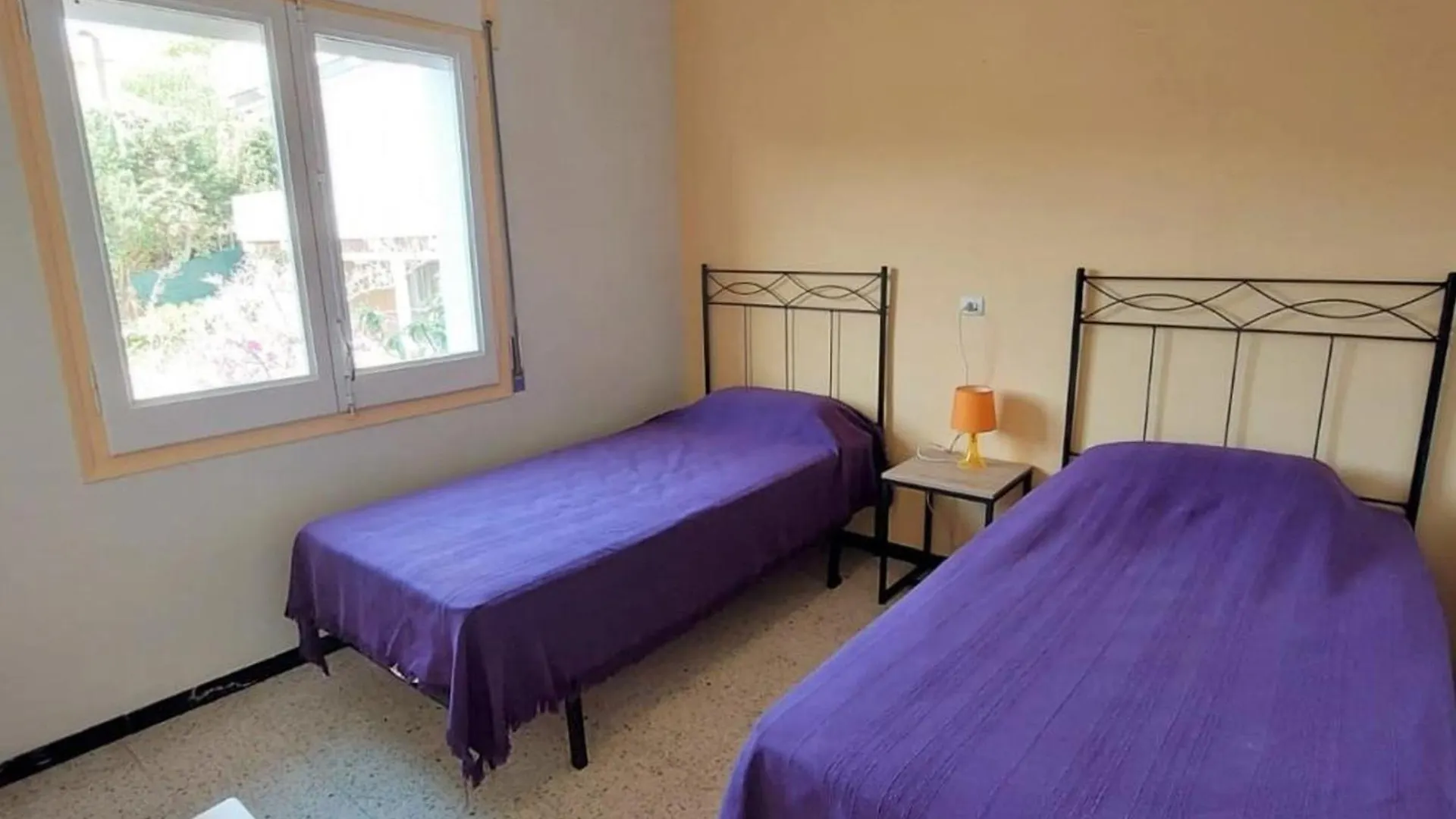 Apartamento Cerca De La Playa Con Parking Y Admite Mascotas En Llanca - Es-170-4 Apartment