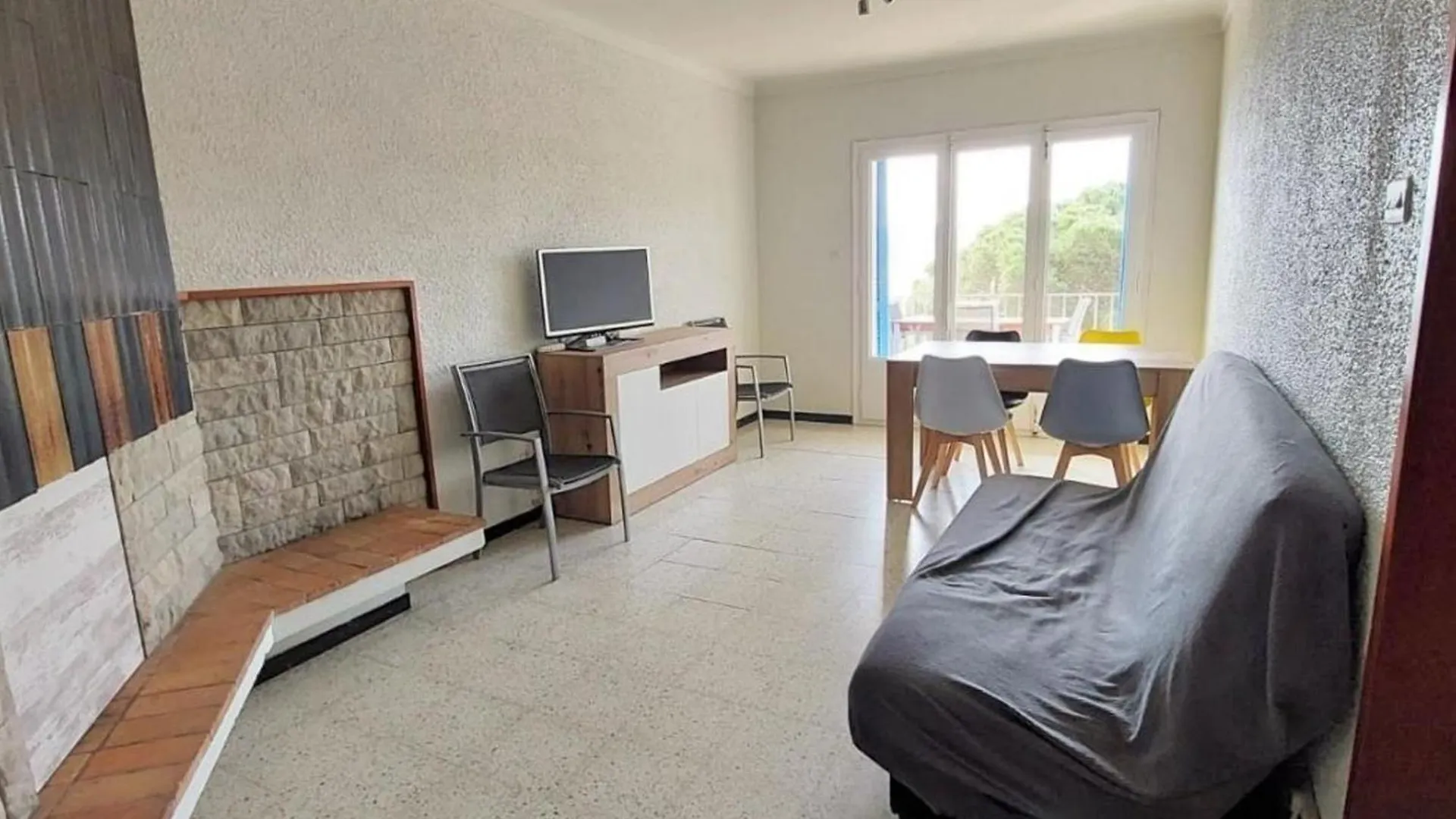 Apartamento Cerca De La Playa Con Parking Y Admite Mascotas En Llanca - Es-170-4